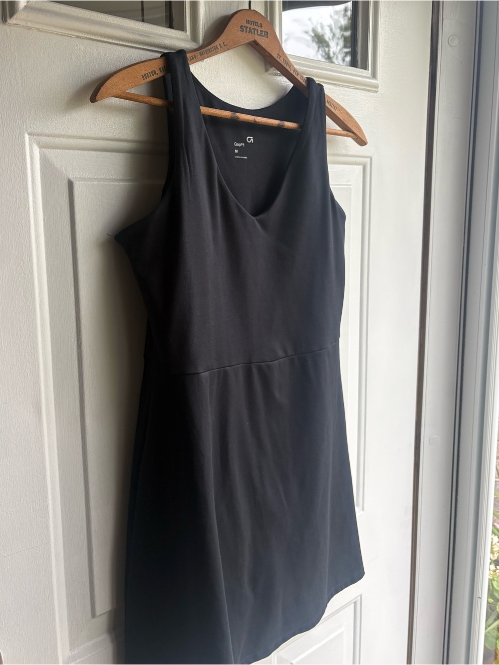GapFit Black Athletic Dress A-Line Built-In Shorts Sleeveless Scoop/V Neckline M